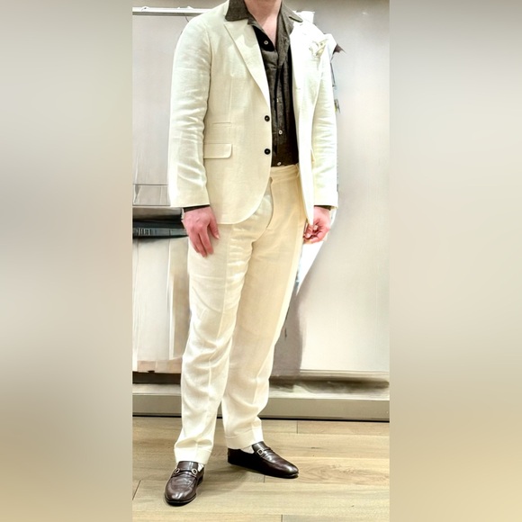 Off-White Herringbone Suit - Picture 1 of 1
